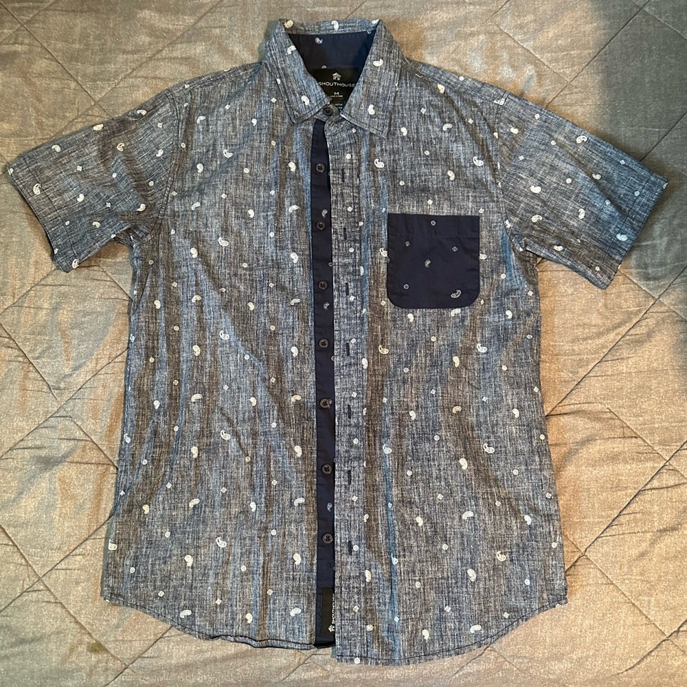 Medium, blue Shouthouse button-up collared shirt